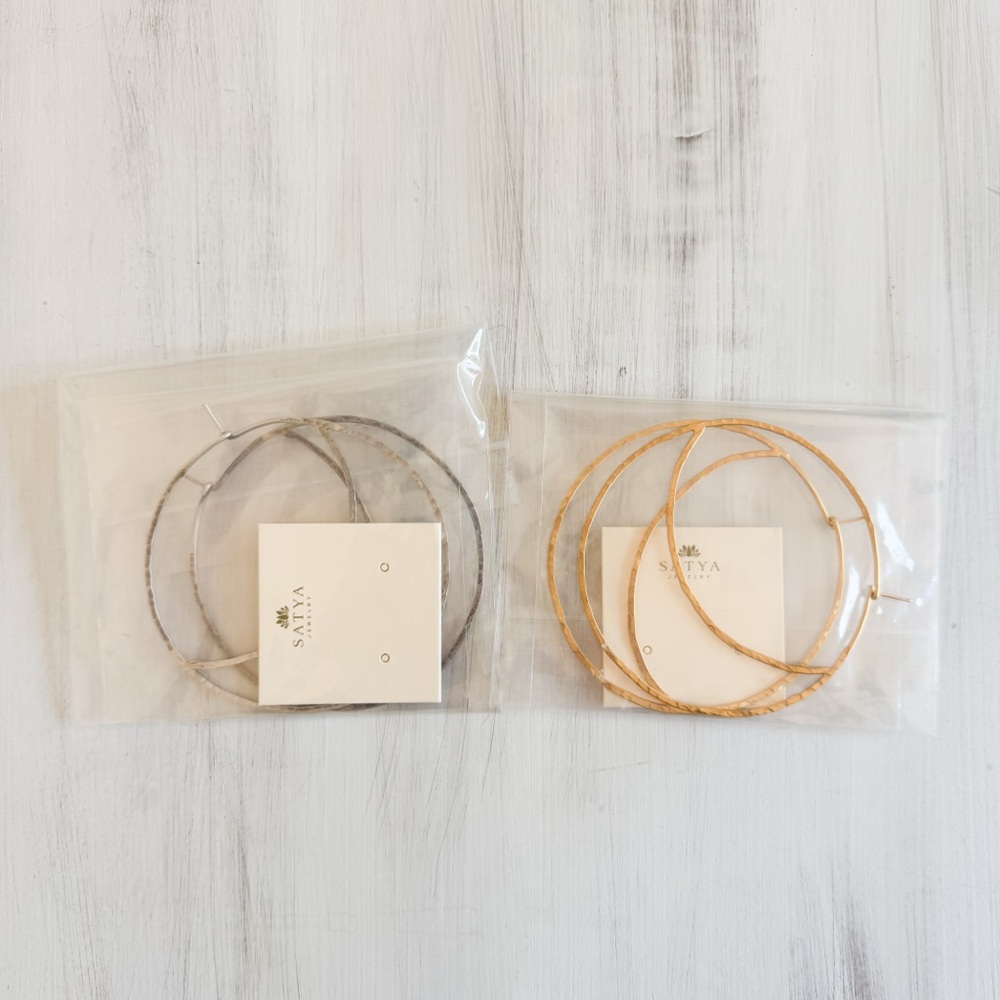 Satya Jewelry crescent moon hoop earrings